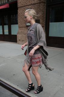 Jennifer Lawrence feet photo thumbnail