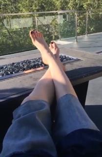 Chiara Ferragni feet photo thumbnail