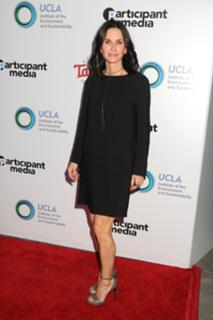 Courteney Cox feet photo thumbnail