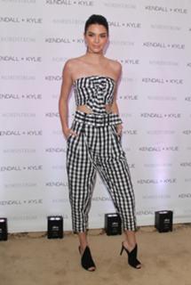 Kendall Jenner feet photo thumbnail