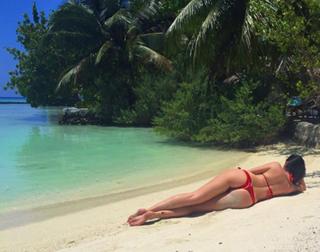 Valentina Vignali feet photo thumbnail