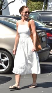 Minka Kelly feet photo thumbnail
