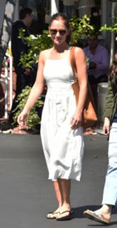 Minka Kelly feet photo thumbnail