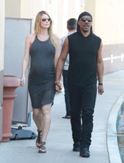Paige Butcher feet photo thumbnail