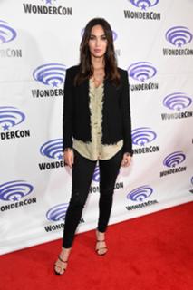 Megan Fox feet photo thumbnail