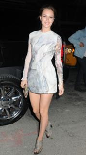 Leighton Meester feet photo thumbnail