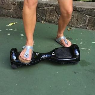 Lele Pons feet photo thumbnail