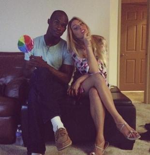 Lele Pons feet photo thumbnail