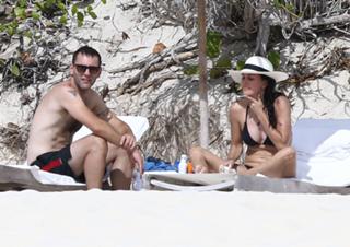 Courteney Cox feet photo thumbnail