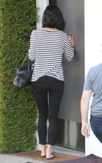 Courteney Cox feet photo thumbnail