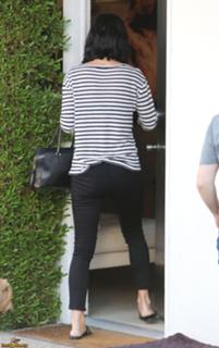 Courteney Cox feet photo thumbnail