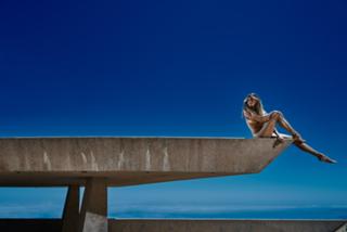 Chrissy Teigen feet photo thumbnail