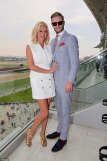 Denise Van Outen feet photo thumbnail