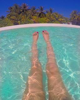 Valentina Vignali feet photo thumbnail