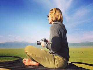 Amy Robach feet photo thumbnail