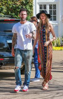 Behati Prinsloo feet photo thumbnail
