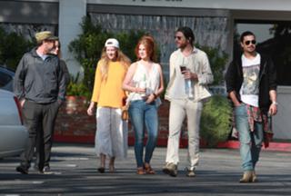 Lana Del Rey feet photo thumbnail
