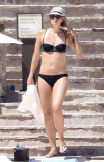 Maria Sharapova feet photo thumbnail
