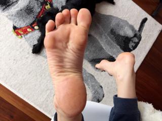Emma Lovett feet photo thumbnail