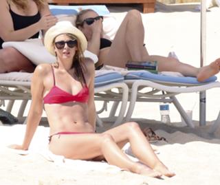 Maria Sharapova feet photo thumbnail