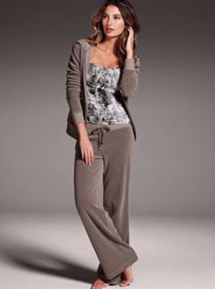 Lily Aldridge feet photo thumbnail