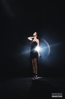 Selena Gomez feet photo thumbnail