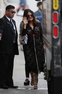 Salma Hayek feet photo thumbnail