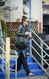 Shay Mitchell feet photo thumbnail