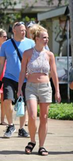 Britney Spears feet photo thumbnail