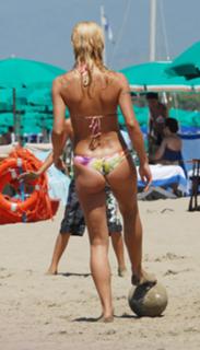 Michelle Hunziker feet photo thumbnail