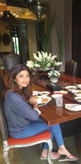 Shilpa Shetty Kundra feet photo thumbnail