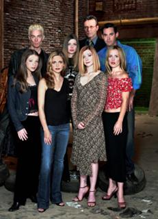 Emma Caulfield Ford feet photo 3