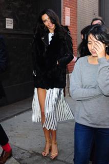 Adriana Lima feet photo thumbnail
