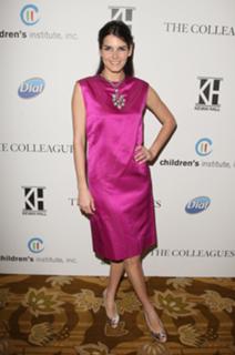 Angie Harmon feet photo thumbnail