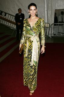 Angie Harmon feet photo thumbnail