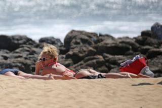 Britney Spears feet photo thumbnail