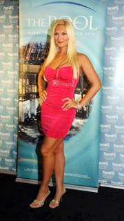 Brooke Hogan feet photo thumbnail
