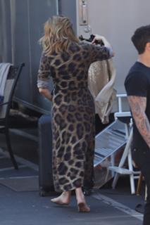 Jennifer Lopez feet photo thumbnail