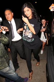 Kylie Jenner feet photo thumbnail