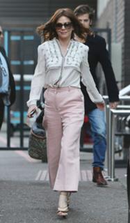 Anna Friel feet photo thumbnail