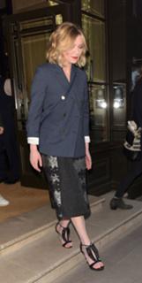 Kirsten Dunst feet photo thumbnail