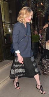 Kirsten Dunst feet photo thumbnail