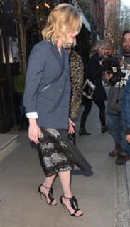Kirsten Dunst feet photo thumbnail