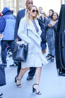 Lauren Conrad feet photo thumbnail