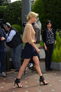 Charlize Theron feet photo thumbnail