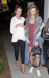 Rosie Huntington-Whiteley feet photo thumbnail