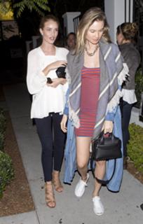 Rosie Huntington-Whiteley feet photo thumbnail