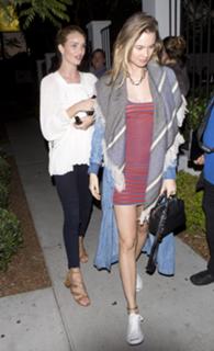 Rosie Huntington-Whiteley feet photo thumbnail