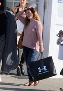 Drew Barrymore feet photo thumbnail