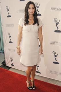 Courteney Cox feet photo thumbnail